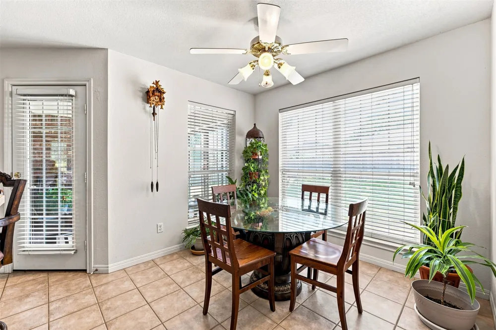 1209 Heatherwood Hewitt, TX 76643