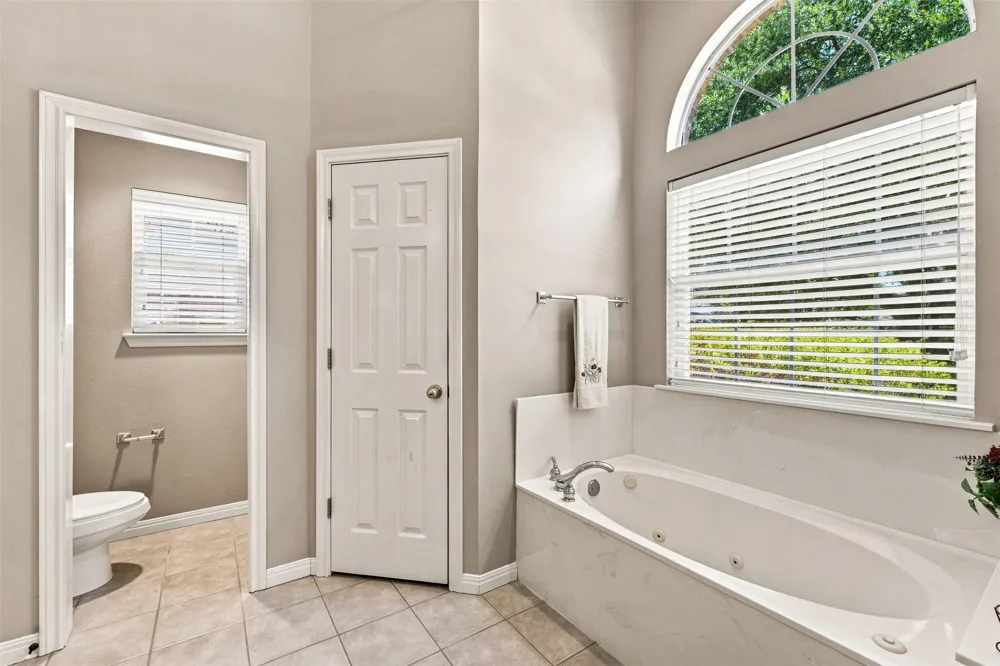 1209 Heatherwood Hewitt, TX 76643