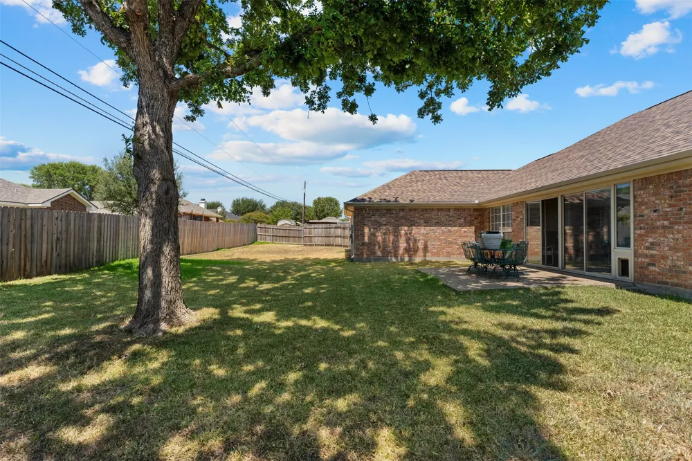 1209 Heatherwood Hewitt, TX 76643