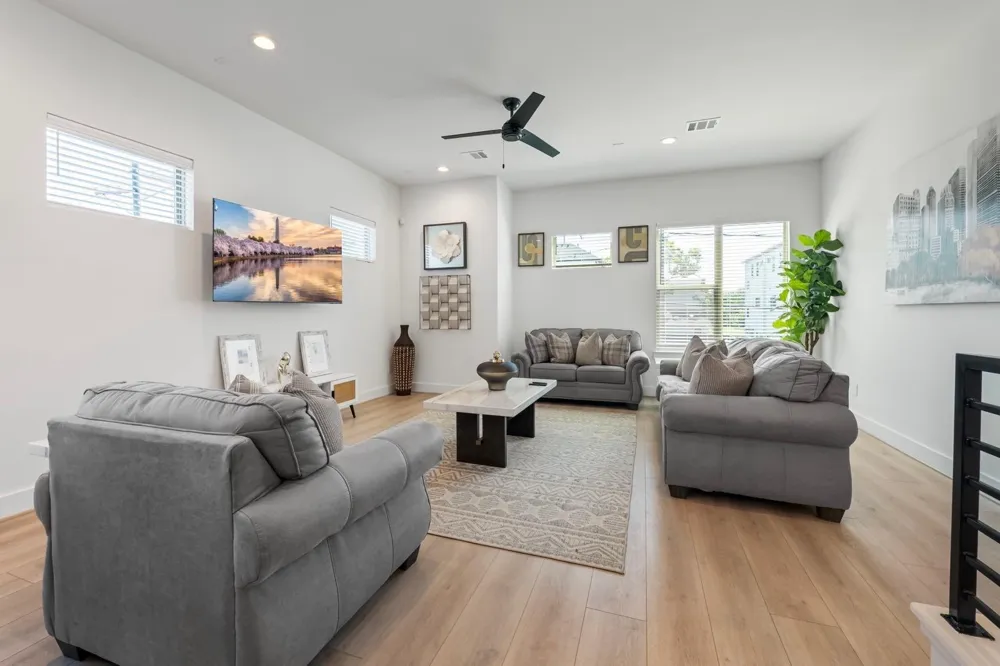 3415 Baer Street Houston, TX 77020