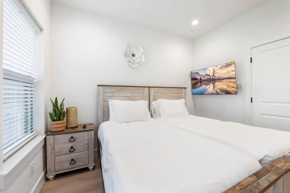 3415 Baer Street Houston, TX 77020