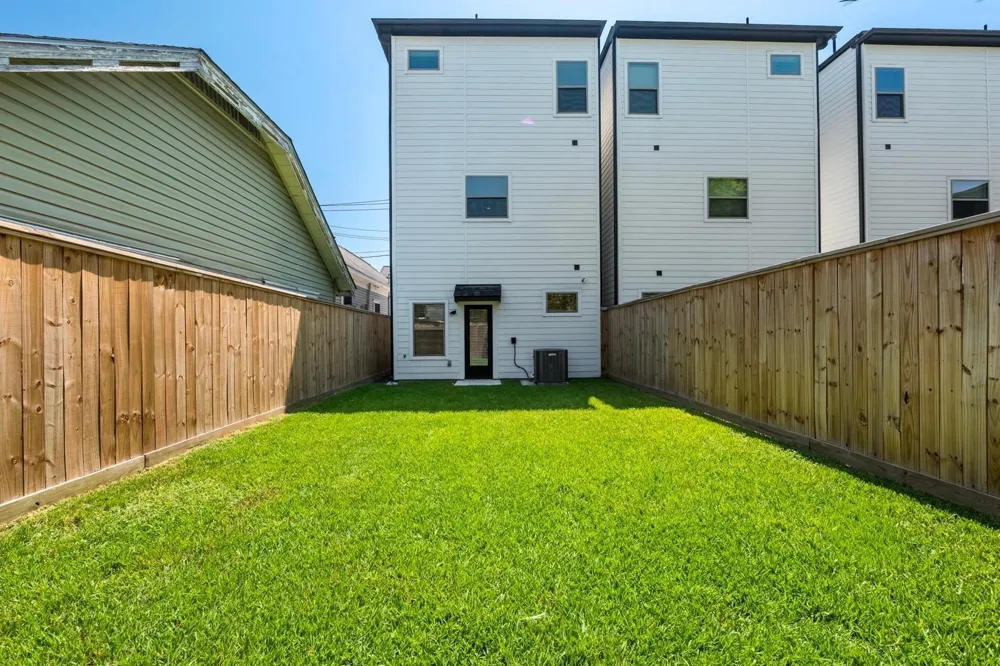 3415 Baer Street Houston, TX 77020