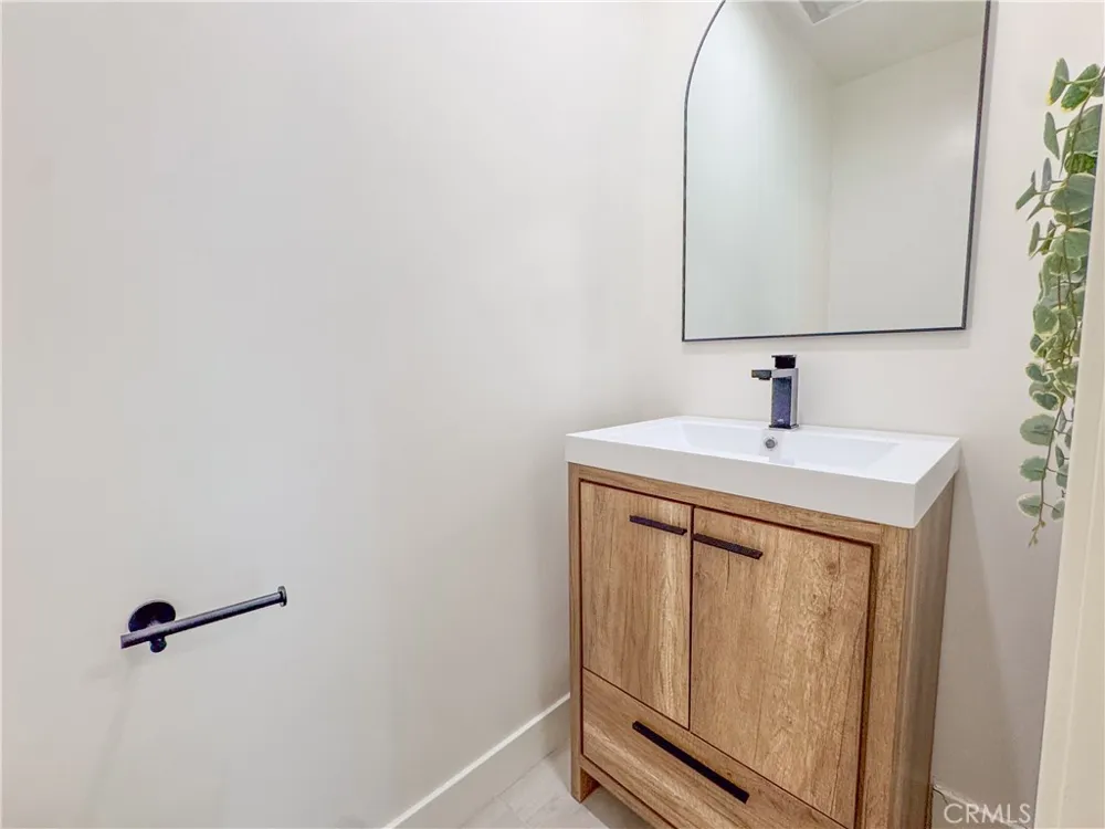 8601 Sunland Blvd #67 Sun Valley, CA 91352