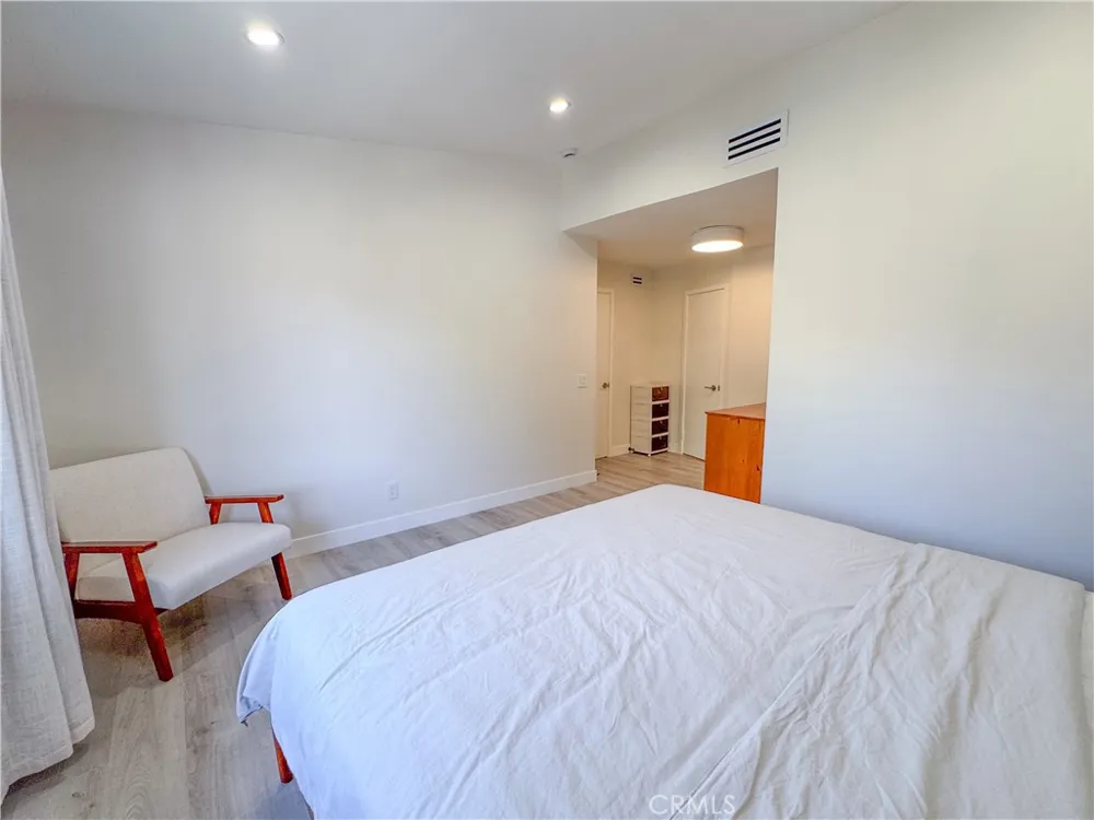 8601 Sunland Blvd #67 Sun Valley, CA 91352