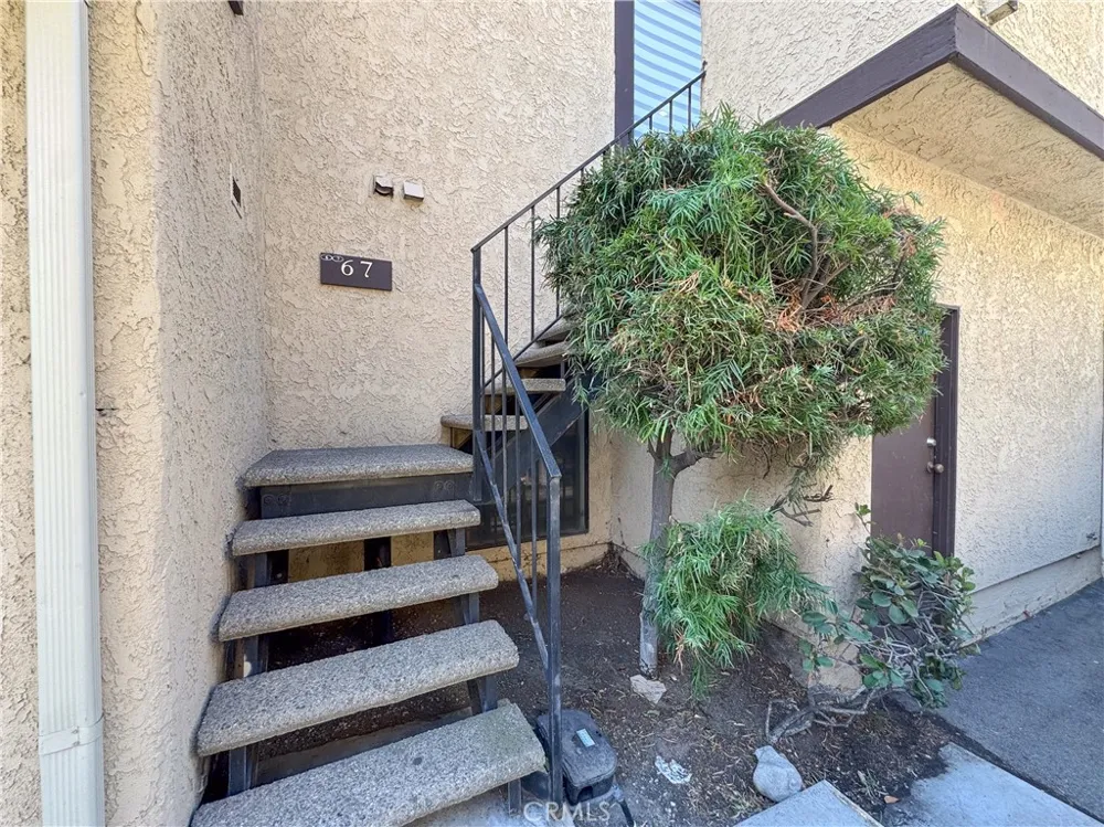 8601 Sunland Blvd #67 Sun Valley, CA 91352