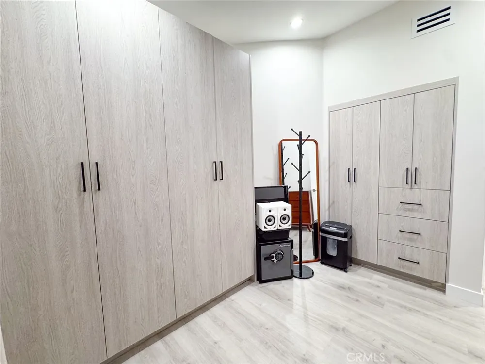 8601 Sunland Blvd #67 Sun Valley, CA 91352