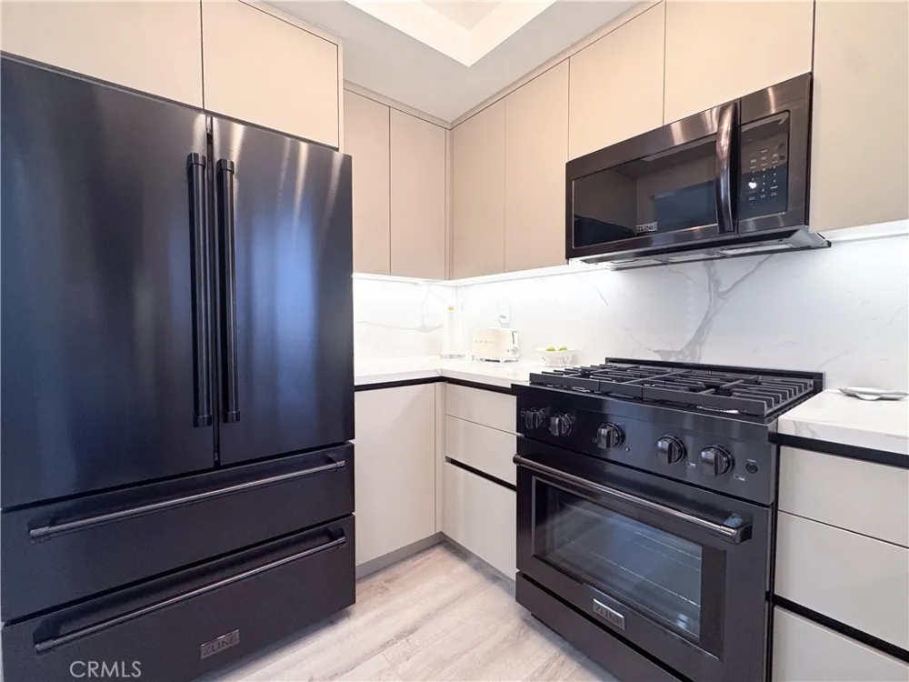 8601 Sunland Blvd #67 Sun Valley, CA 91352