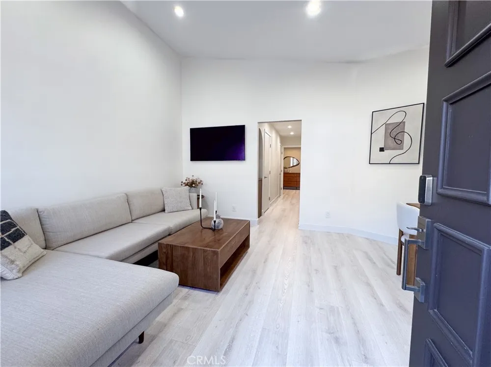 8601 Sunland Blvd #67 Sun Valley, CA 91352