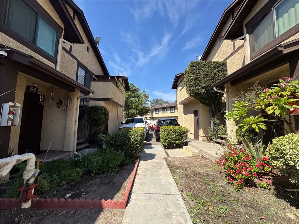 8601 Sunland Blvd #67 Sun Valley, CA 91352