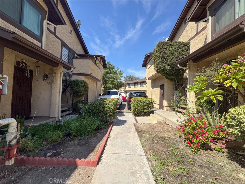 8601 Sunland Blvd #67 Sun Valley, CA 91352