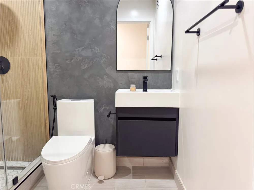 8601 Sunland Blvd #67 Sun Valley, CA 91352