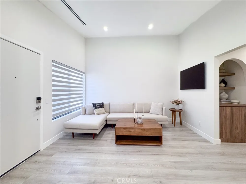 8601 Sunland Blvd #67 Sun Valley, CA 91352