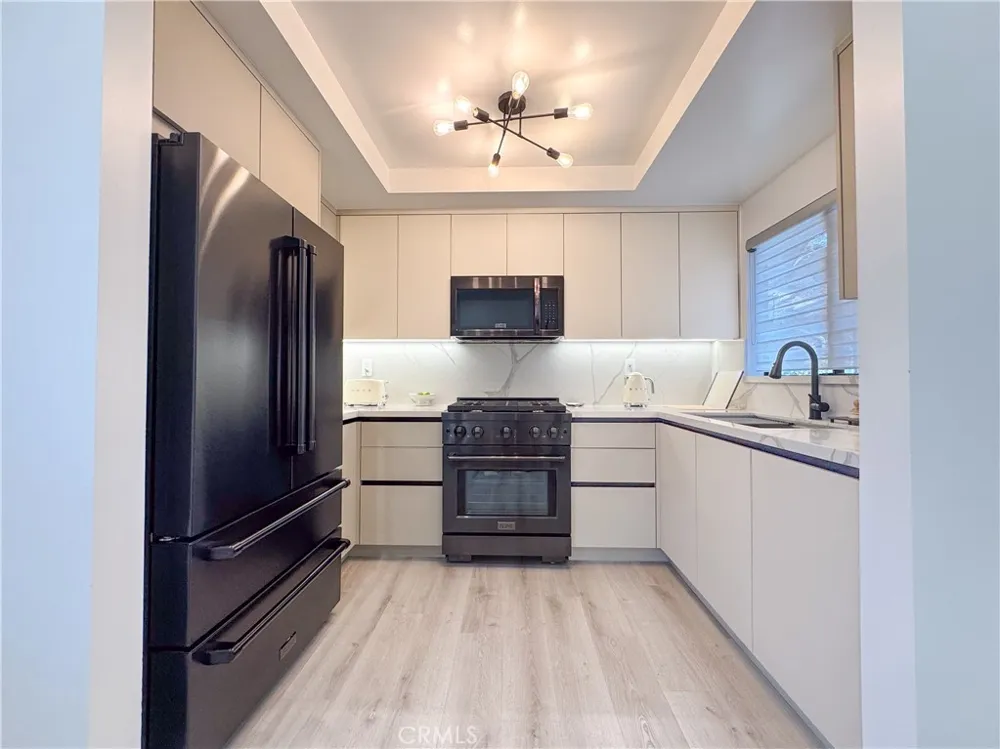 8601 Sunland Blvd #67 Sun Valley, CA 91352