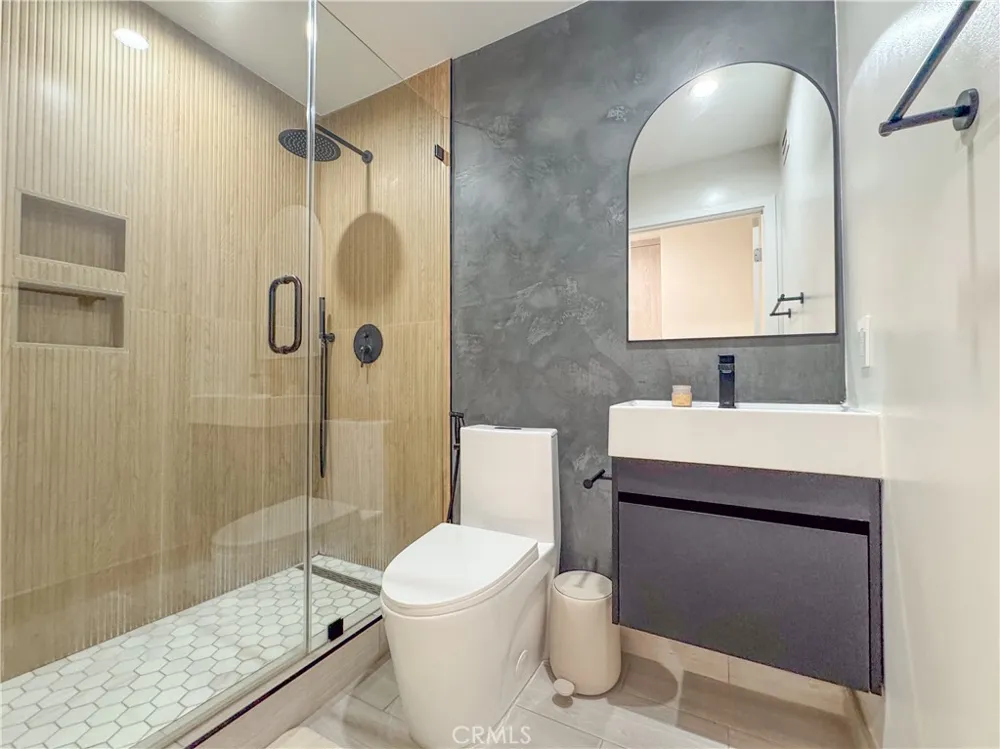 8601 Sunland Blvd #67 Sun Valley, CA 91352