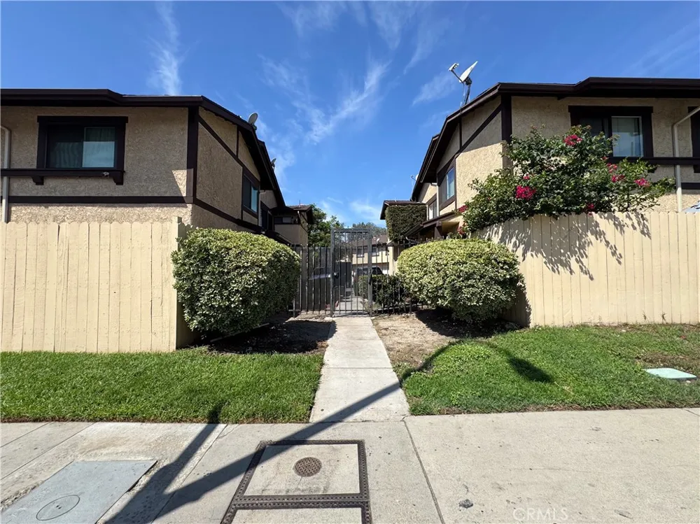 8601 Sunland Blvd #67 Sun Valley, CA 91352