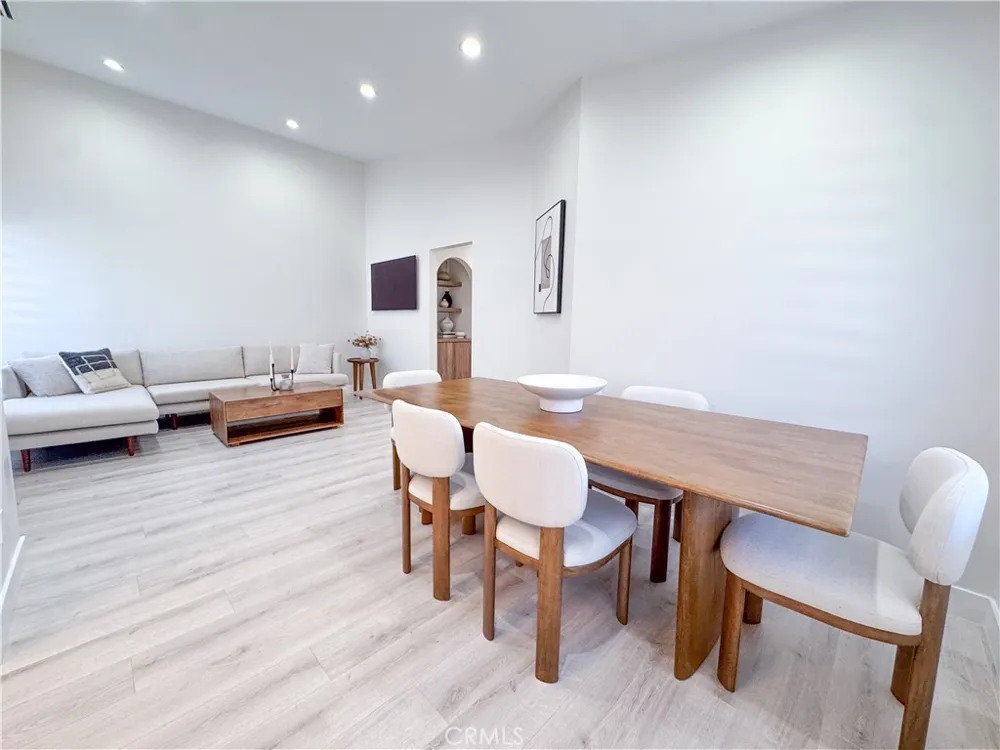 8601 Sunland Blvd #67 Sun Valley, CA 91352