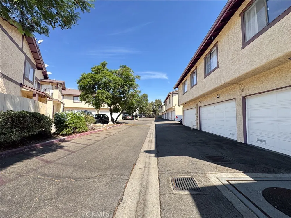 8601 Sunland Blvd #67 Sun Valley, CA 91352