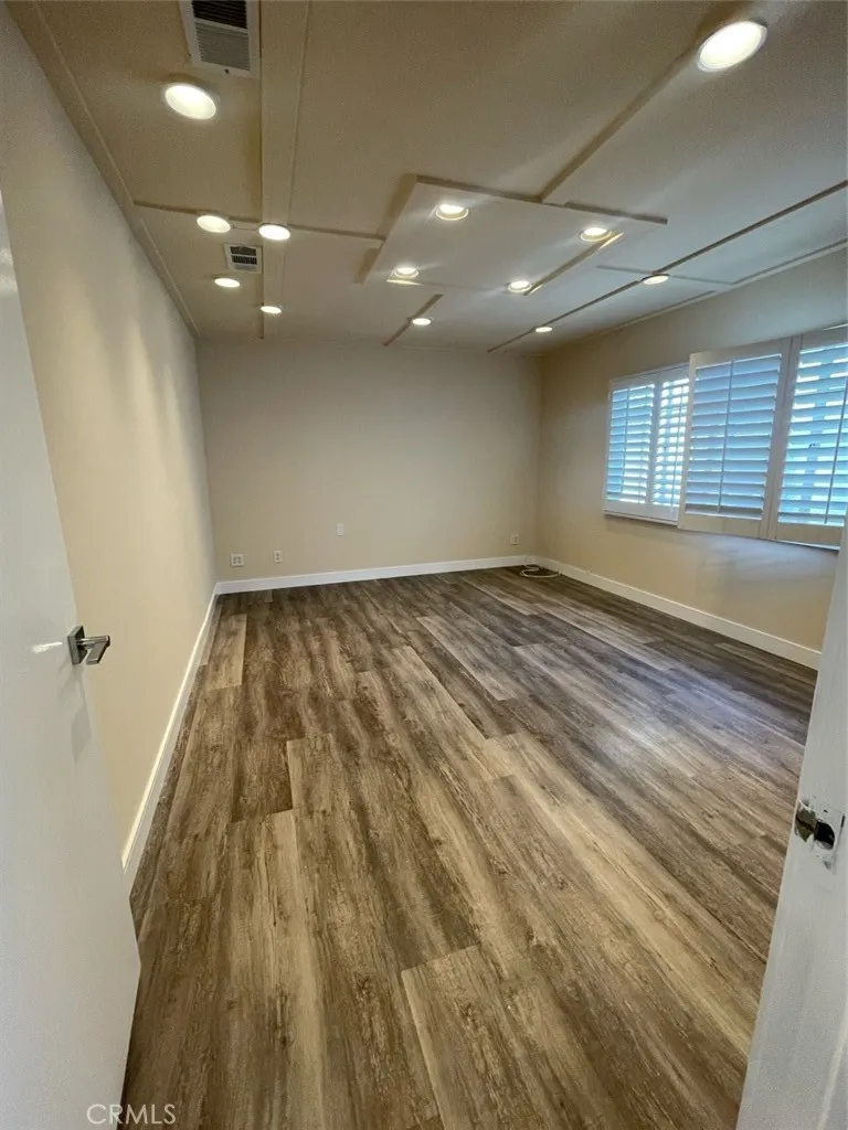 208 S Louise Street Glendale, CA 91205