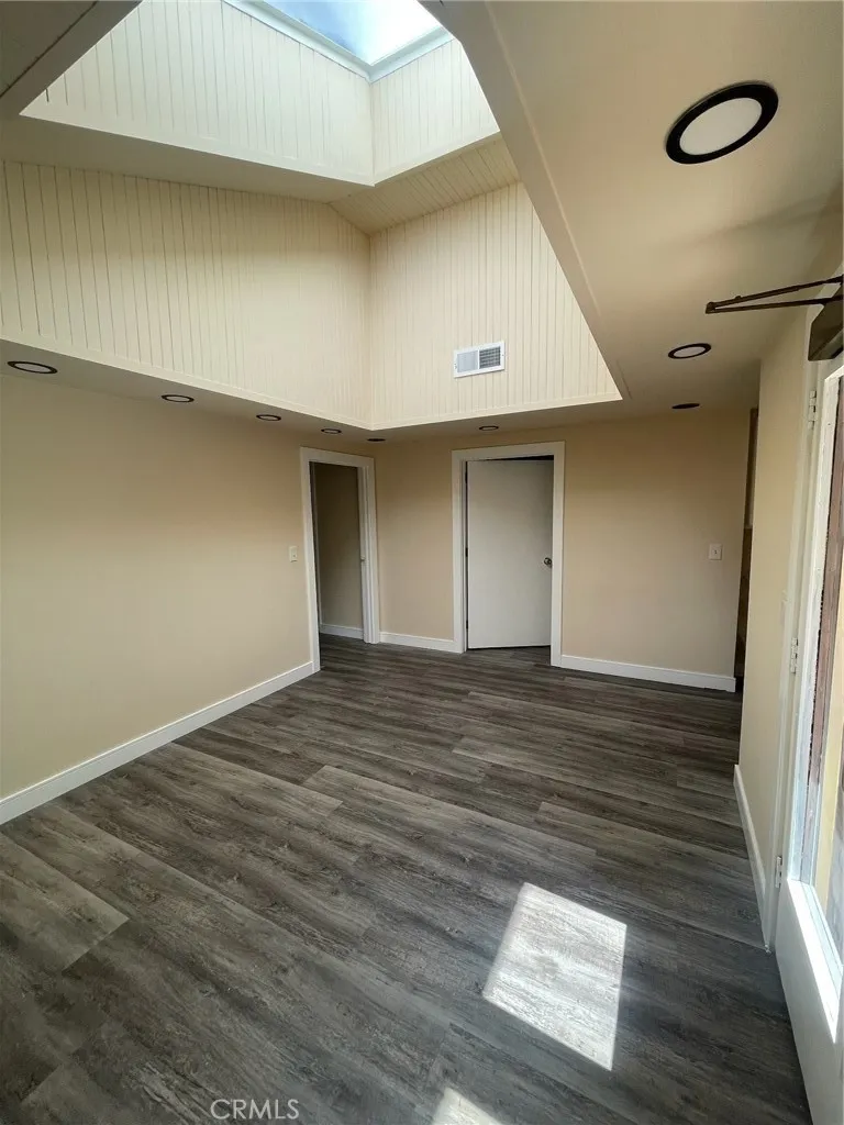 208 S Louise Street Glendale, CA 91205