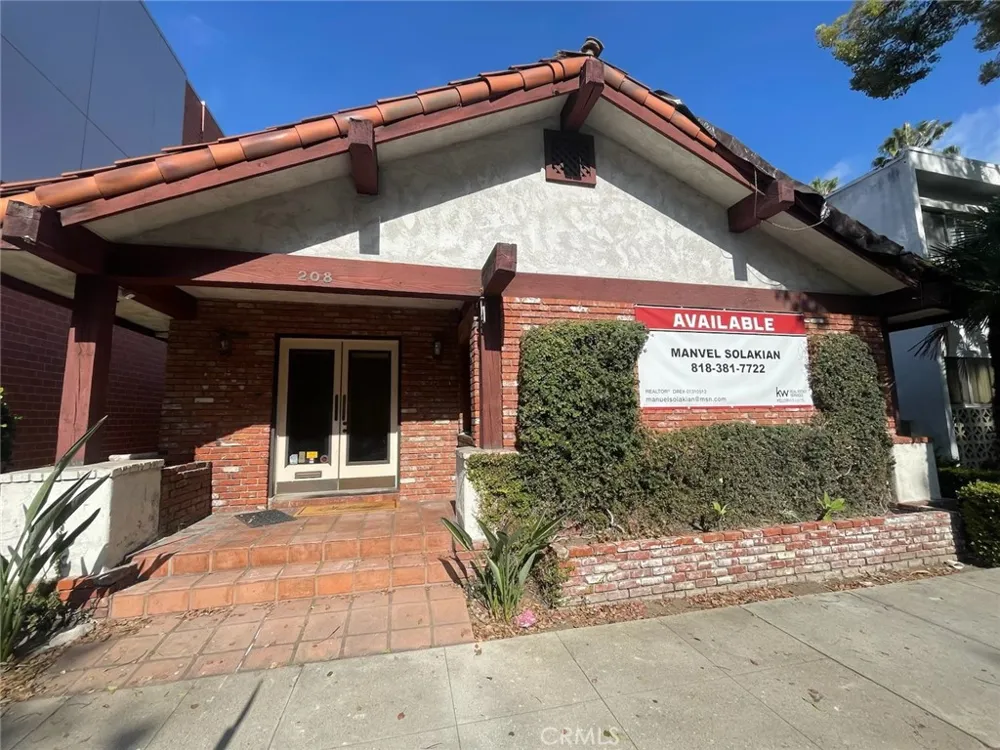 208 S Louise Street Glendale, CA 91205