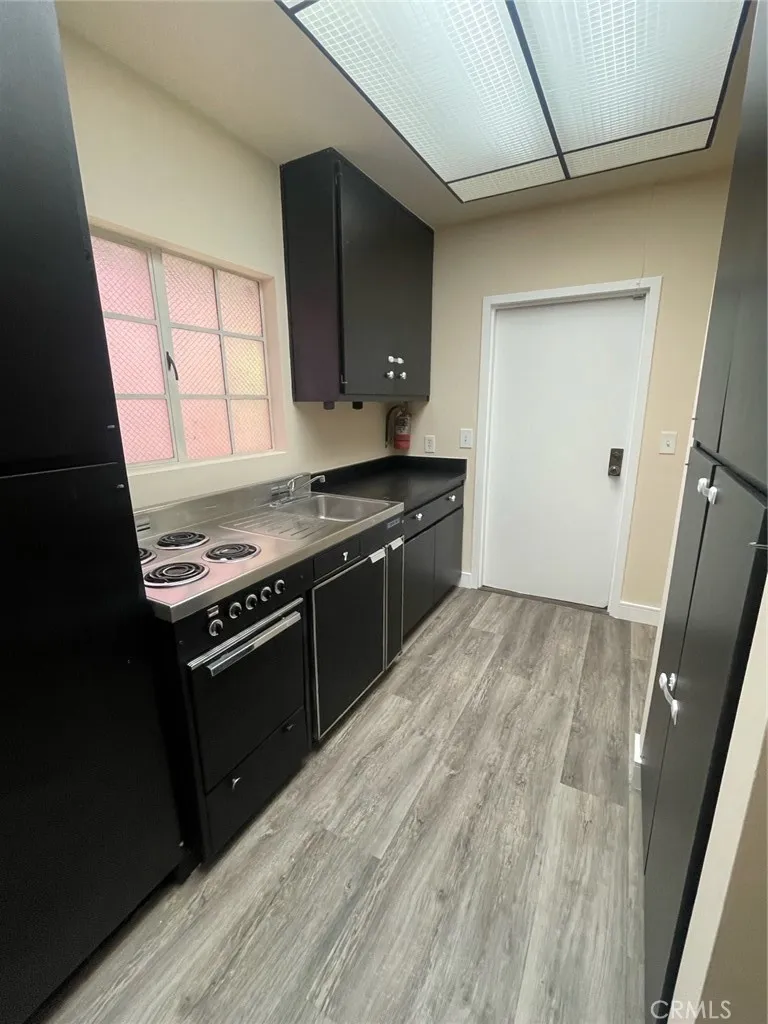 208 S Louise Street Glendale, CA 91205
