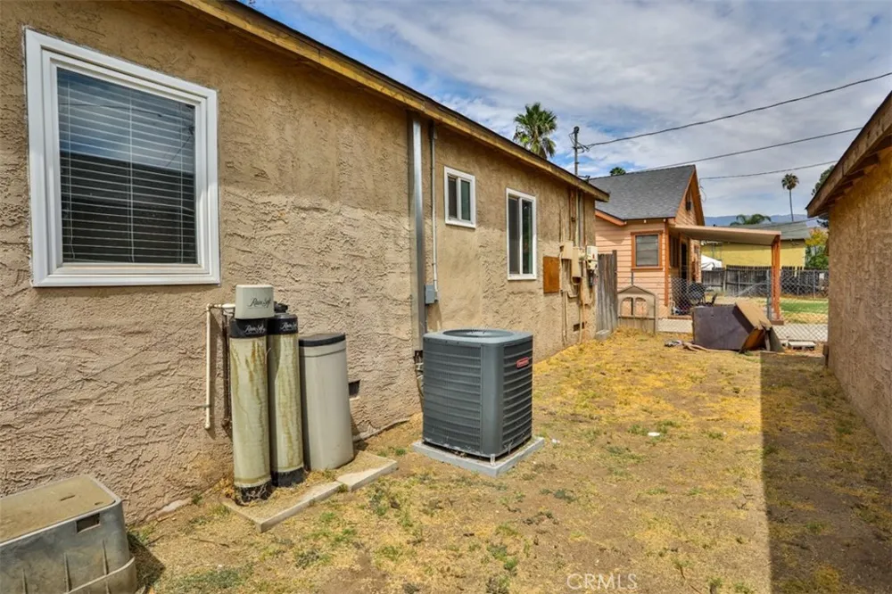 2429 Serrano Road San Bernardino, CA 92405