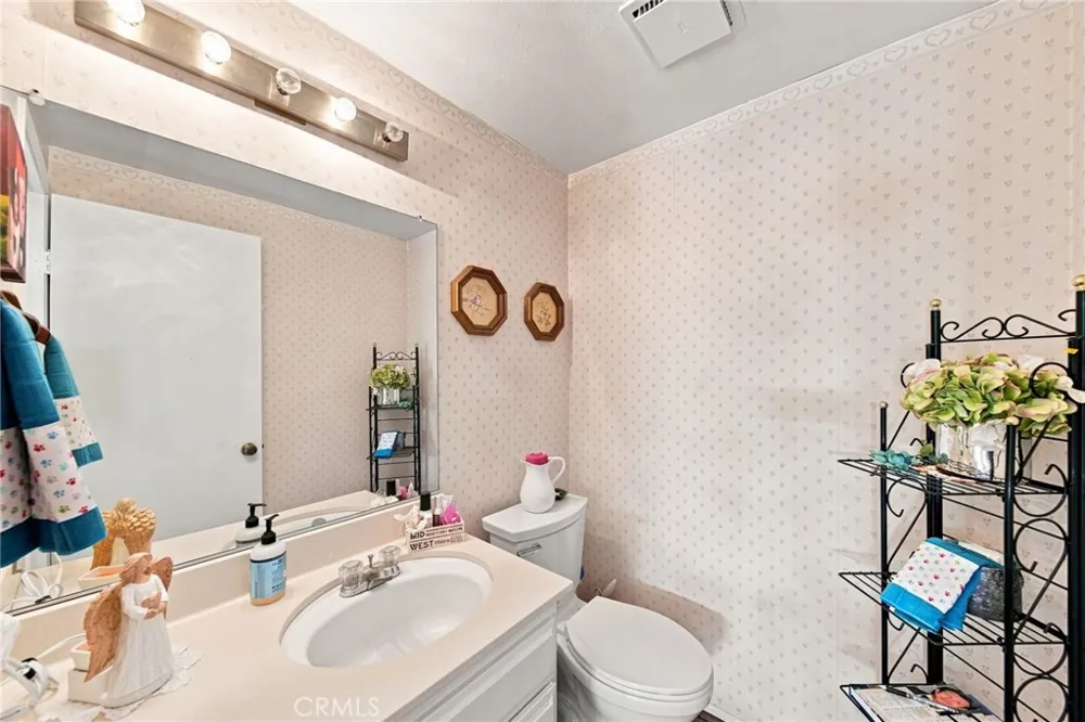 20109 Brenda Court Lakewood, CA 90715