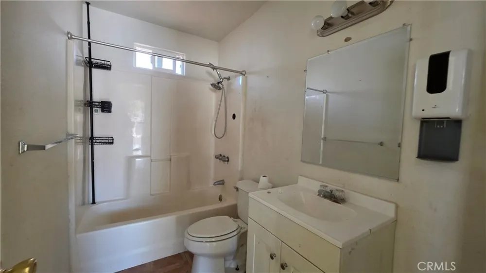 9540 Saint George Spring Valley, CA 91977