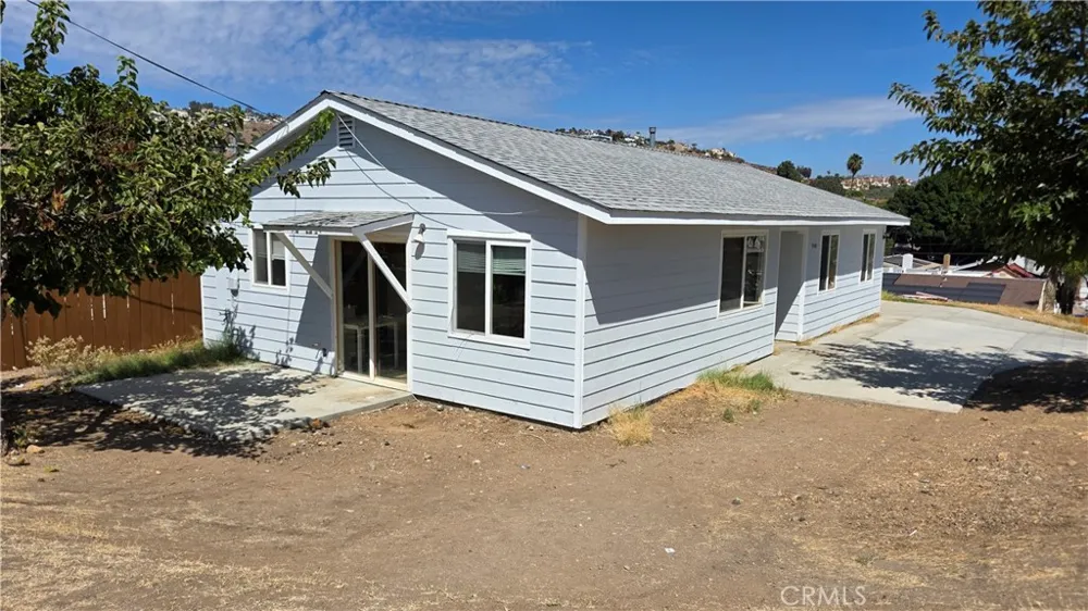 9540 Saint George Spring Valley, CA 91977