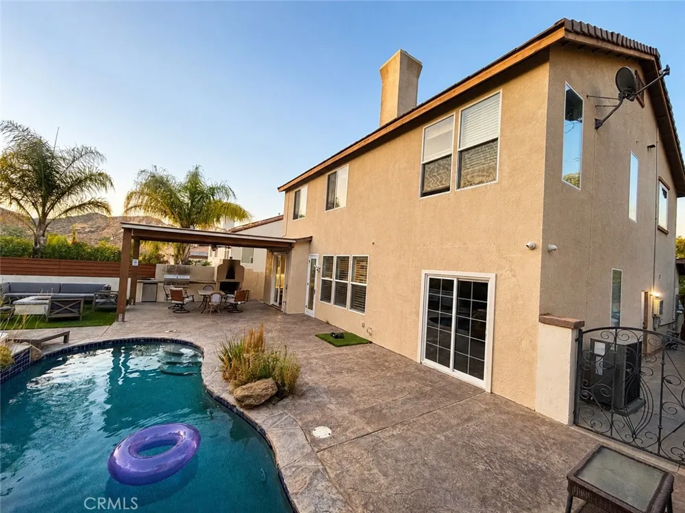 30347 June Rose Court Castaic, CA 91384