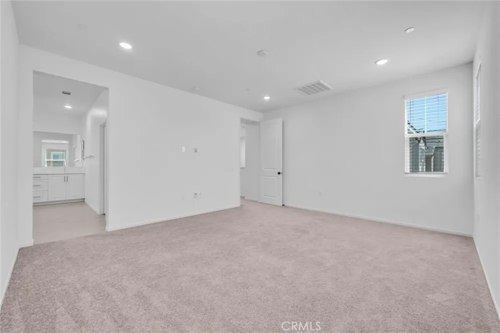 4157 S Winwood Paseo Ontario, CA 91761