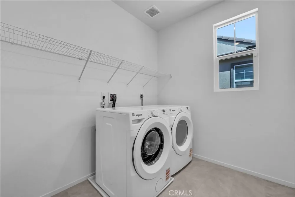4157 S Winwood Paseo Ontario, CA 91761