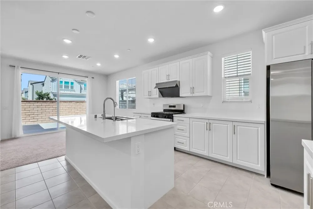 4157 S Winwood Paseo Ontario, CA 91761