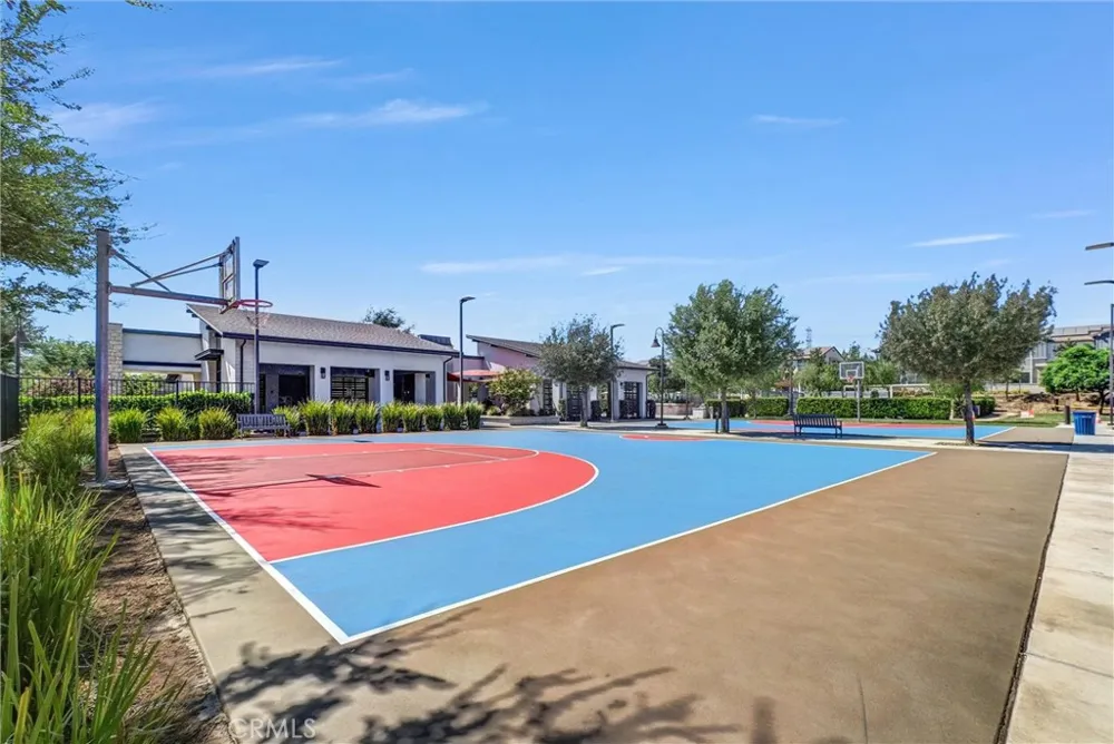 4157 S Winwood Paseo Ontario, CA 91761