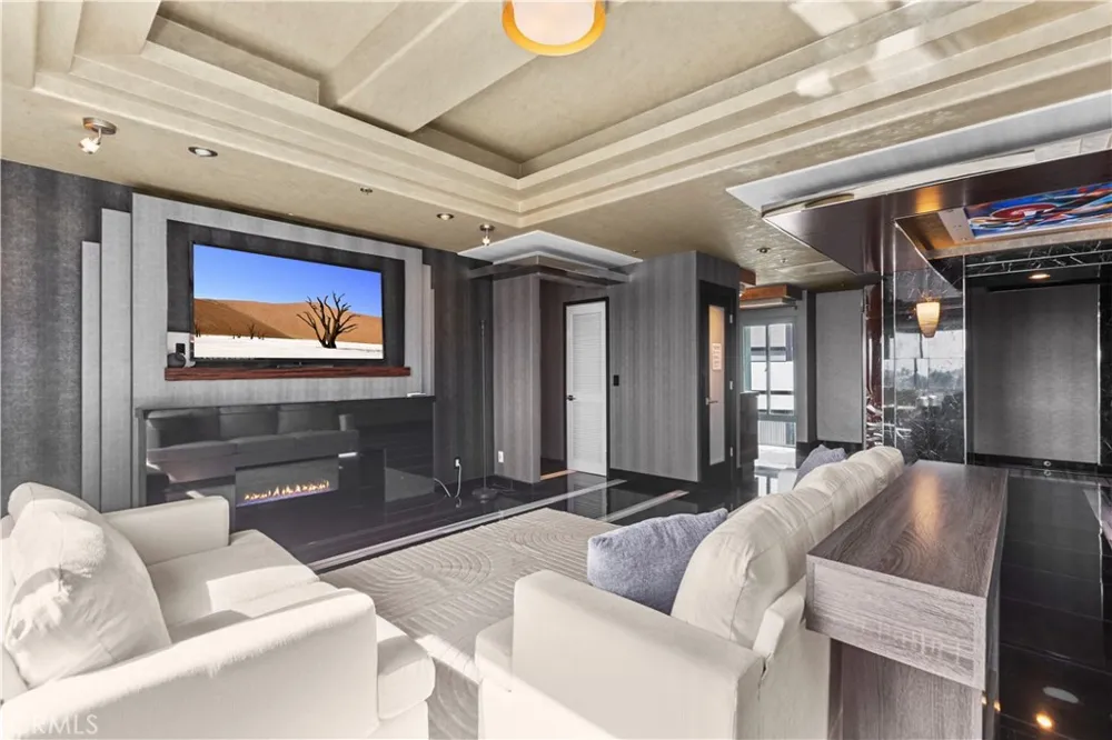 10336 Wilshire #703 Los Angeles, CA 90024
