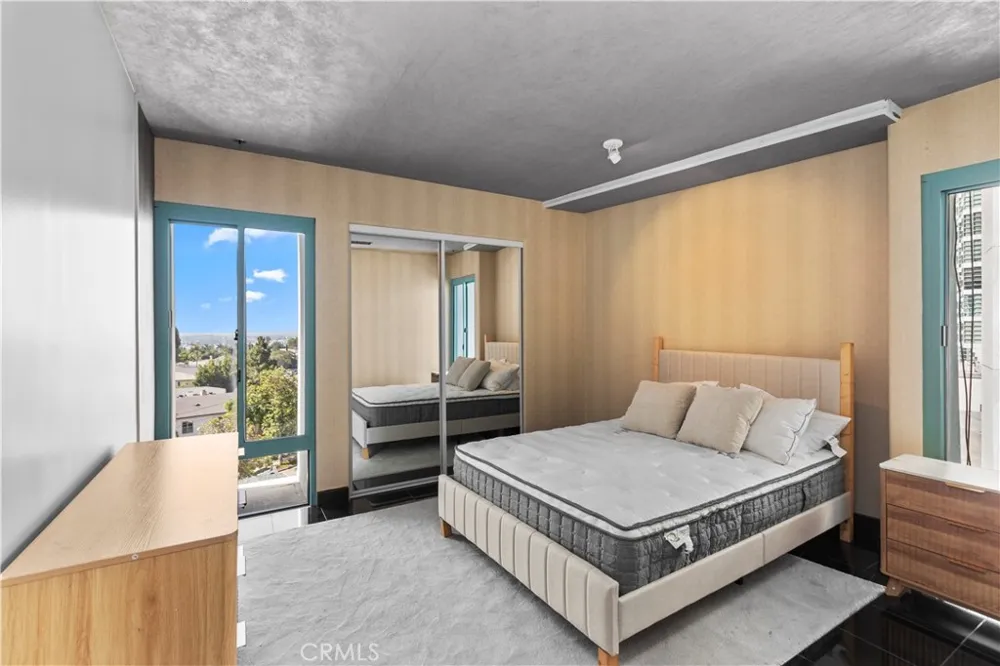 10336 Wilshire #703 Los Angeles, CA 90024