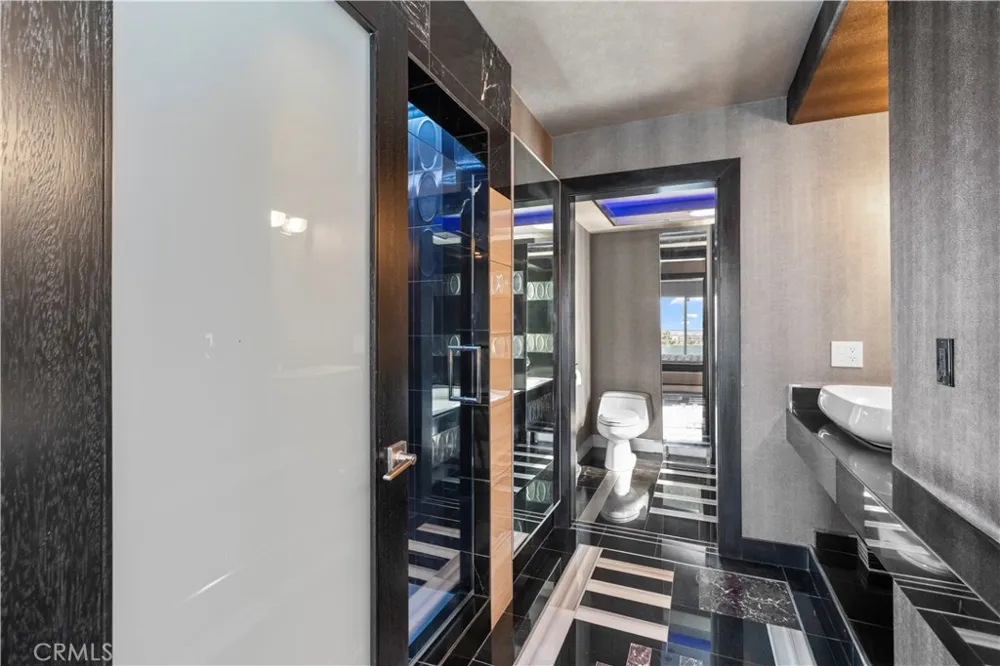 10336 Wilshire #703 Los Angeles, CA 90024