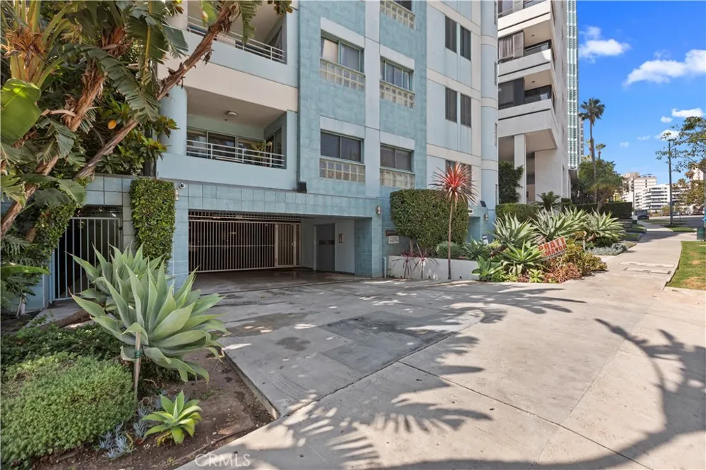 10336 Wilshire #703 Los Angeles, CA 90024