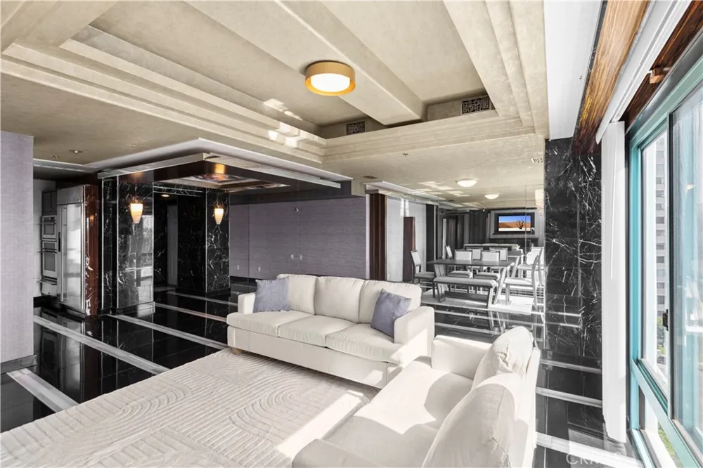 10336 Wilshire #703 Los Angeles, CA 90024