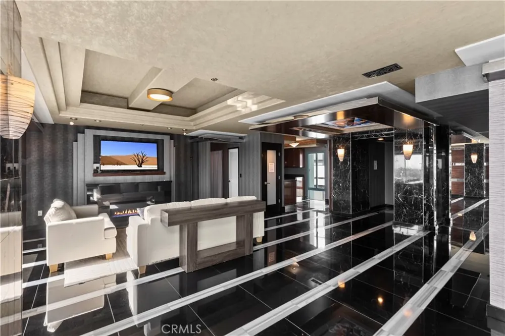 10336 Wilshire #703 Los Angeles, CA 90024