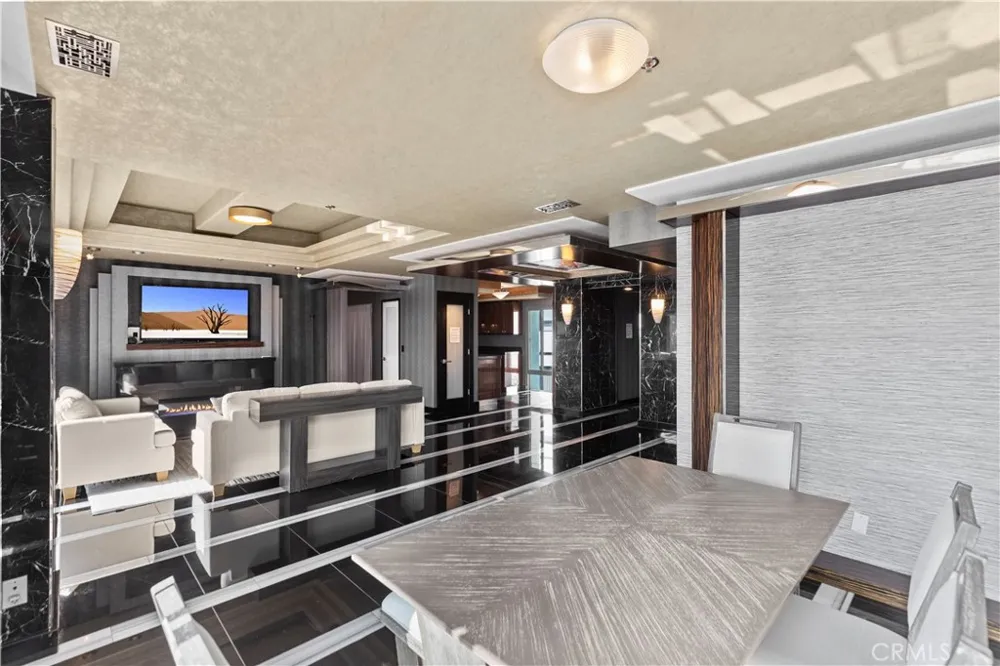 10336 Wilshire #703 Los Angeles, CA 90024