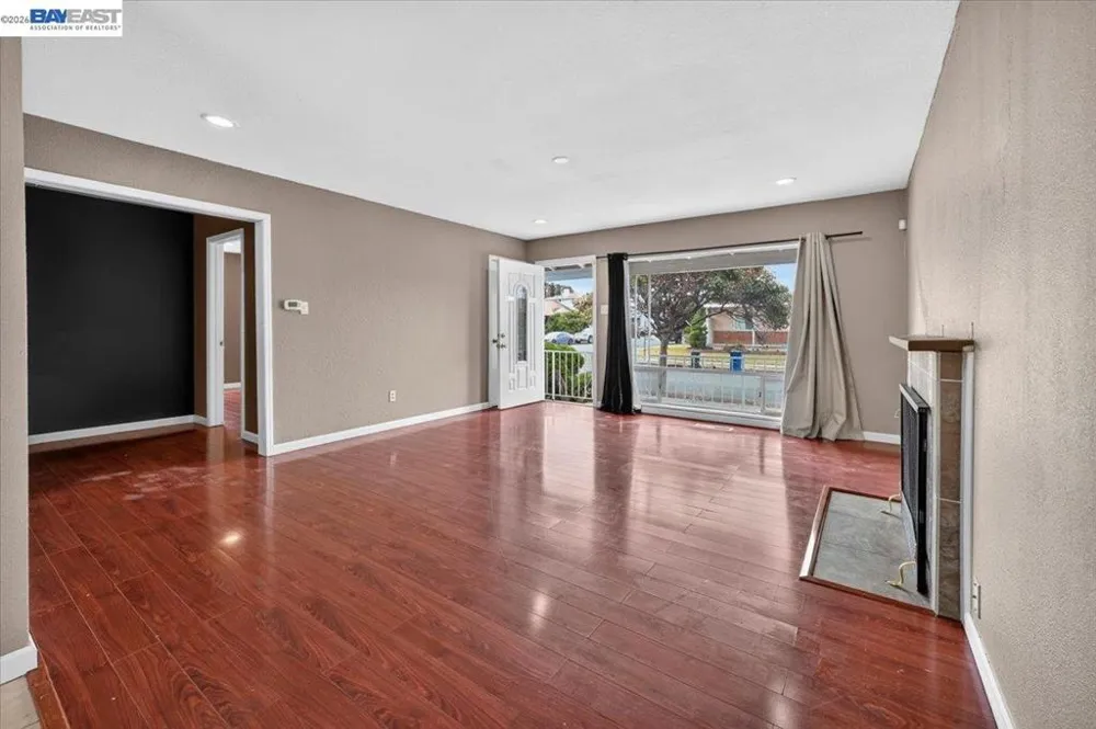 857 Marin Ave Hayward, CA 94541