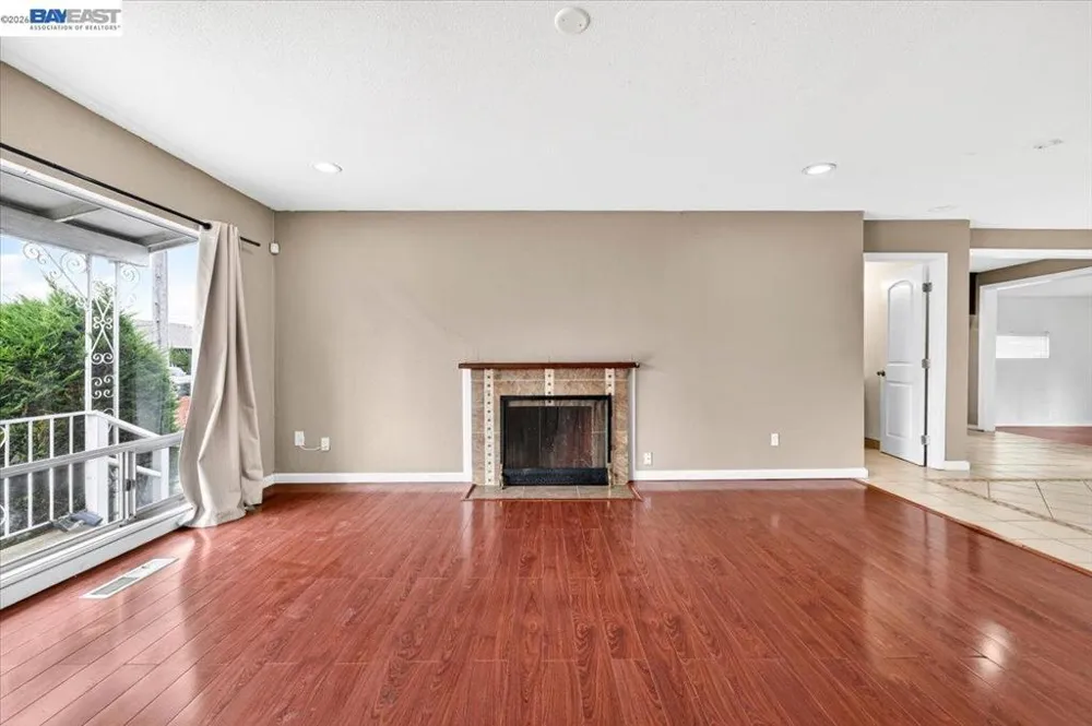 857 Marin Ave Hayward, CA 94541