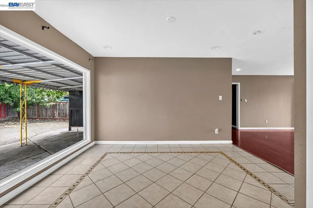 857 Marin Ave Hayward, CA 94541