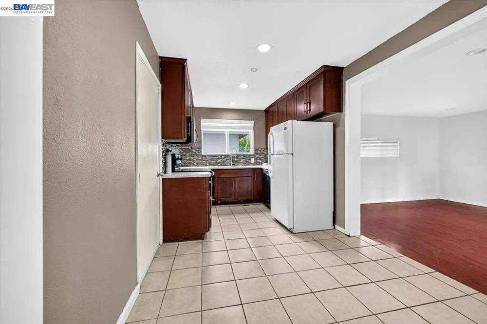 857 Marin Ave Hayward, CA 94541