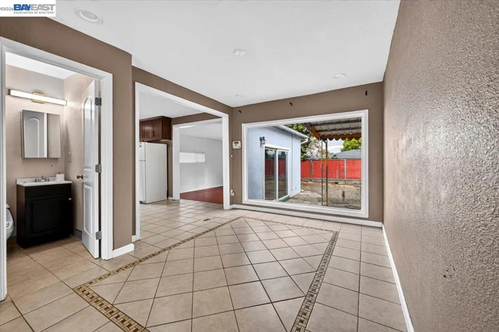 857 Marin Ave Hayward, CA 94541