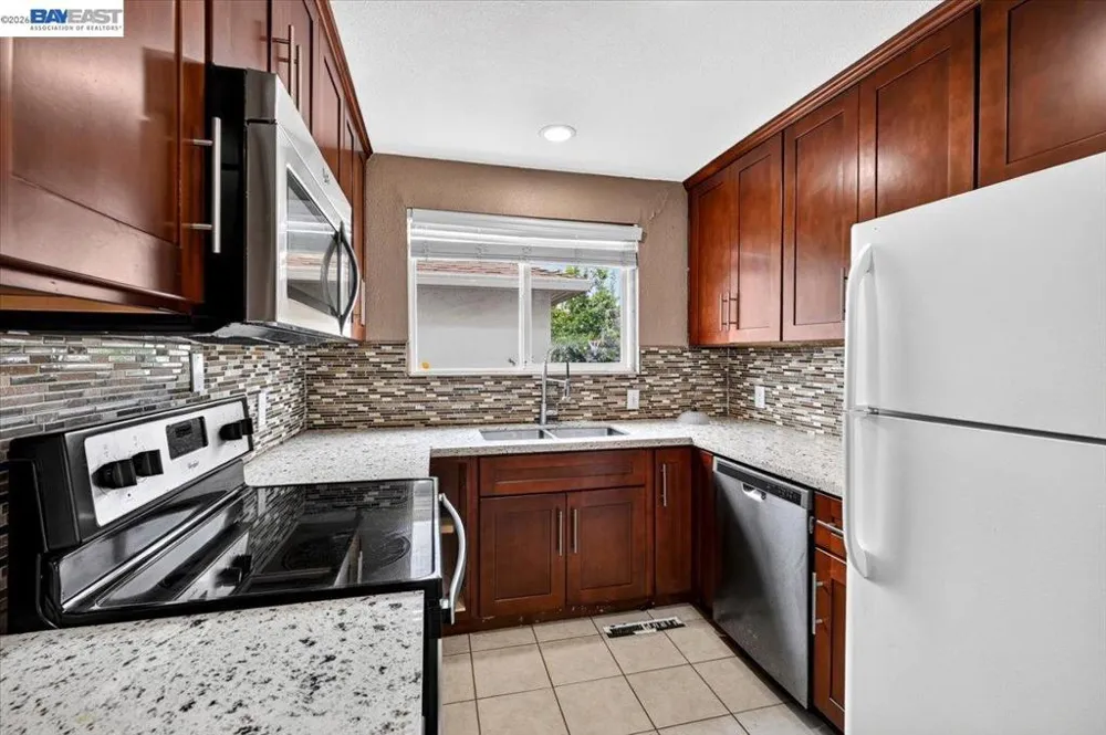 857 Marin Ave Hayward, CA 94541