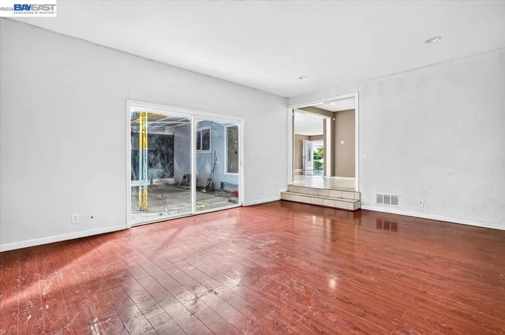857 Marin Ave Hayward, CA 94541