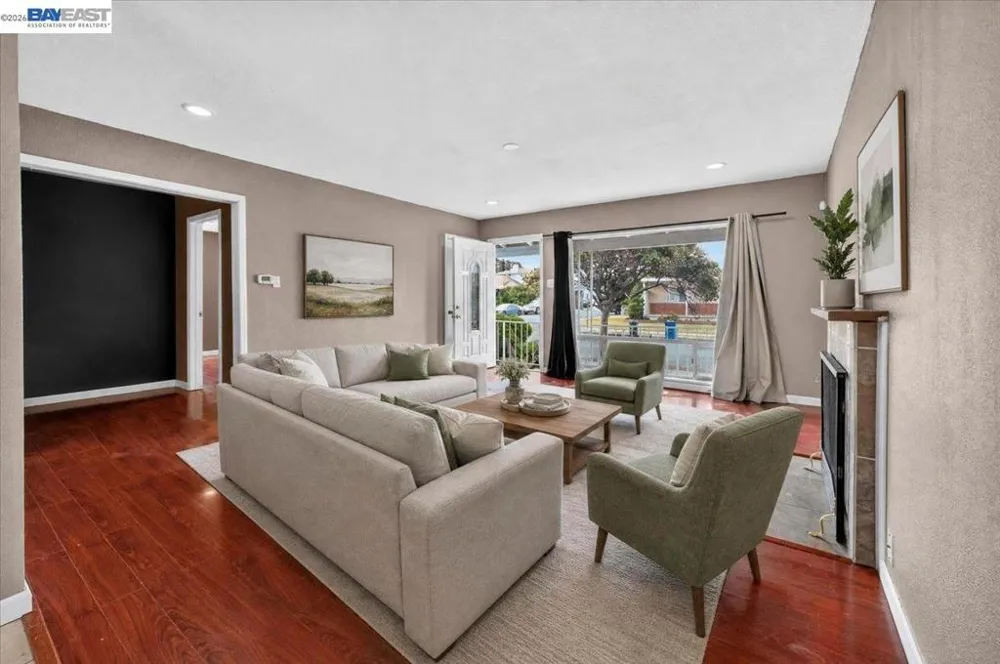 857 Marin Ave Hayward, CA 94541