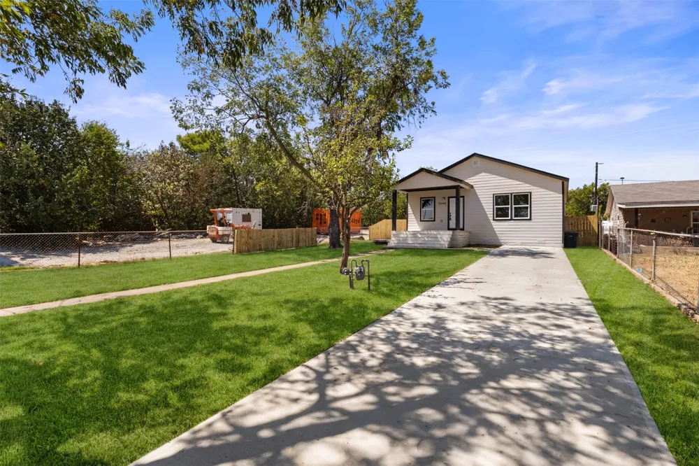 5044 Townsend Drive Fort Worth, TX 76115